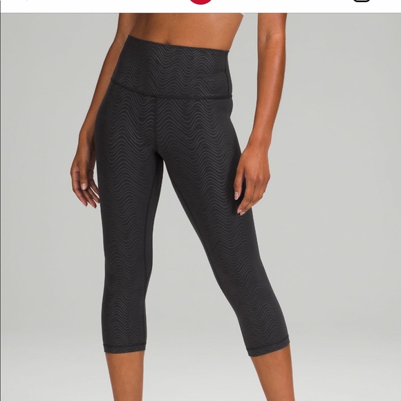 Lululemon Aligned Crop 21” Embossed sz 14